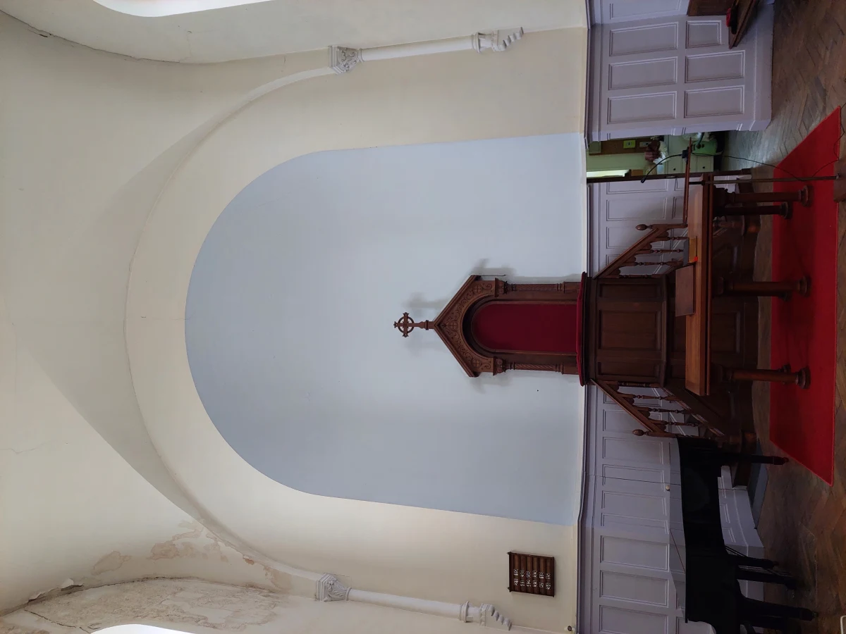 Intérieur sobre d’un temple réformé